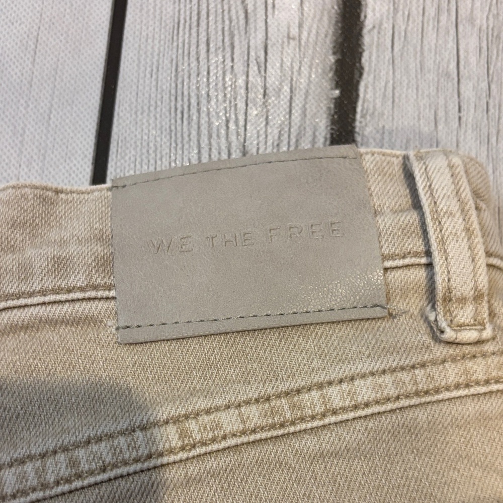 We The Free women’s size 24 Straight-Leg Jeans distressed hem beige denim - Picture 4 of 6
